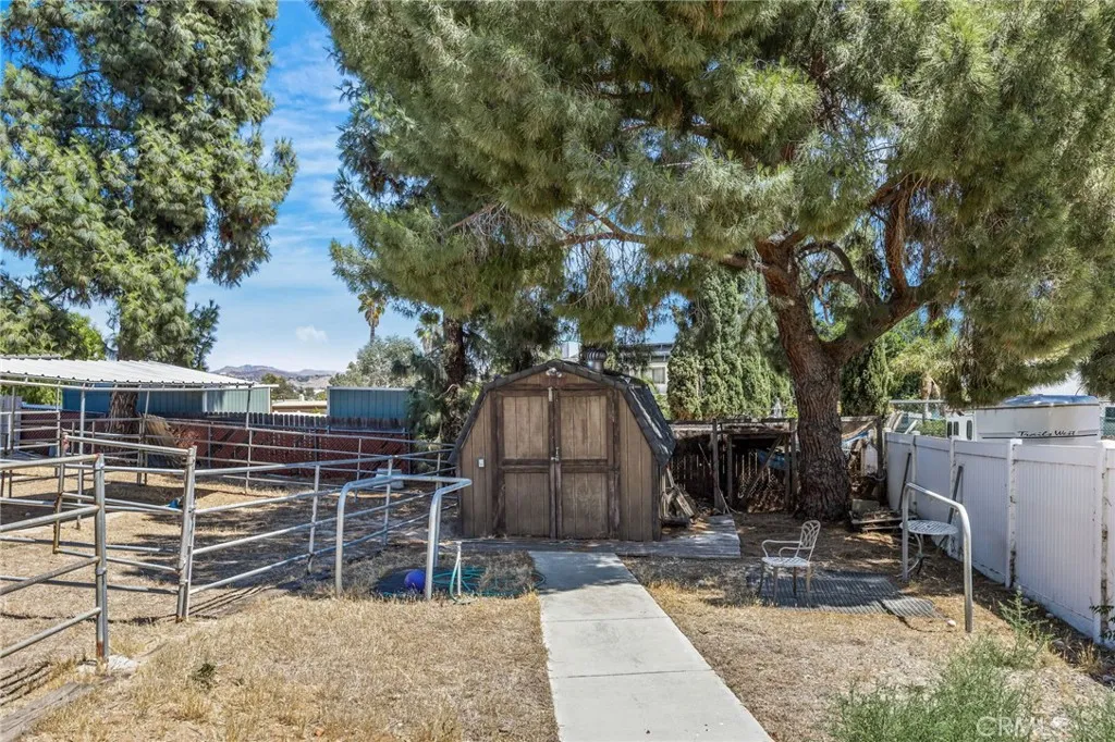 Tack room approximately 12'x24'
