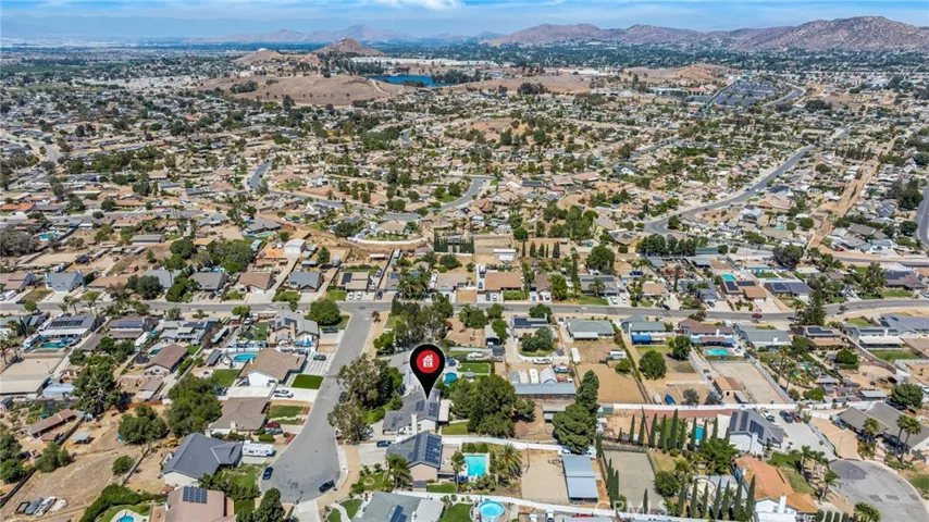 2383 Hialeah Circle, Norco, California 92860