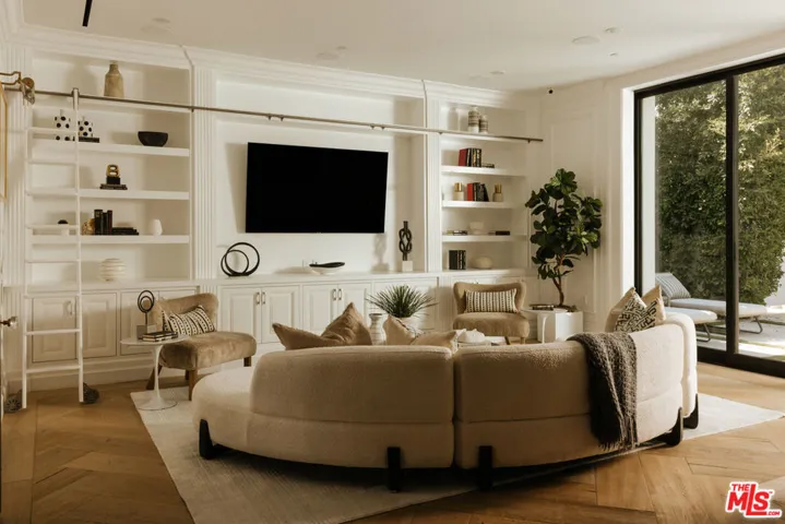 8147 W 4th Street, Los Angeles, California 90048