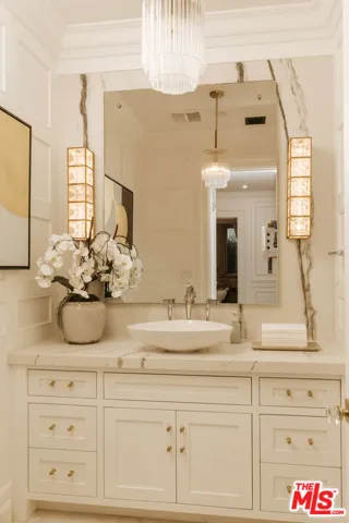8147 W 4th Street, Los Angeles, California 90048