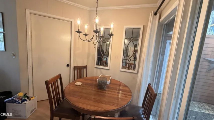 Breakfast/Dining nook