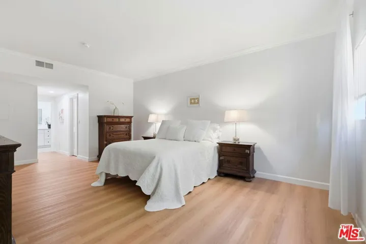 828 S Bedford Street 202, Los Angeles, California 90035