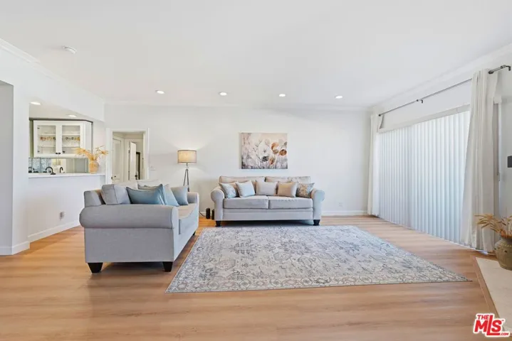 828 S Bedford Street 202, Los Angeles, California 90035