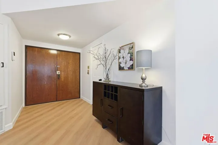 828 S Bedford Street 202, Los Angeles, California 90035