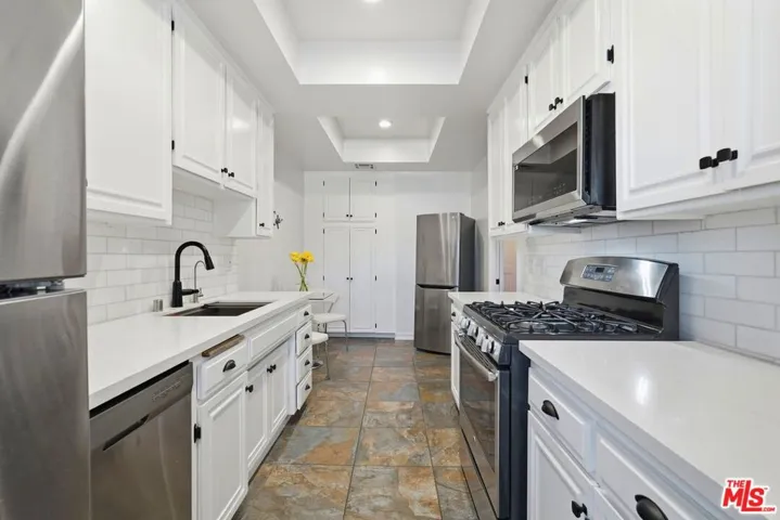 828 S Bedford Street 202, Los Angeles, California 90035