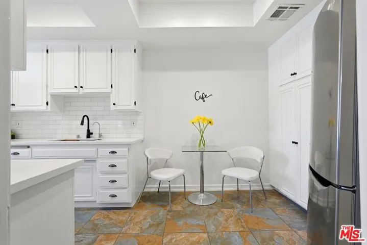 828 S Bedford Street 202, Los Angeles, California 90035