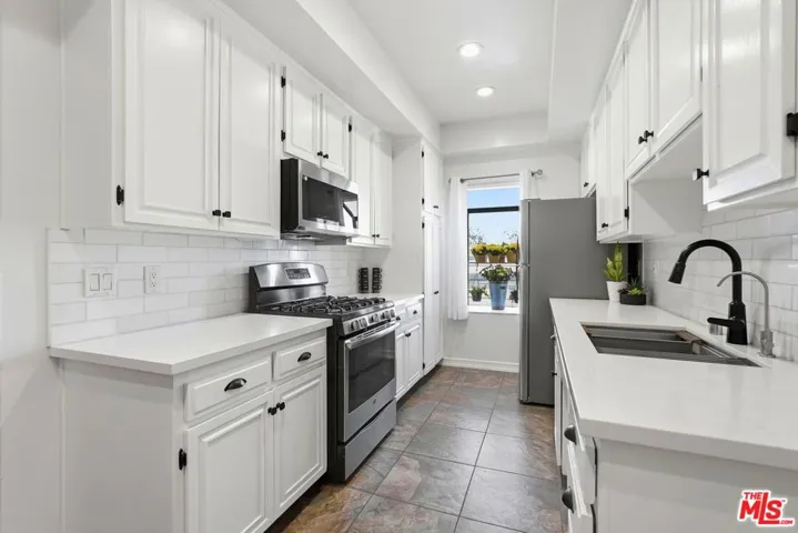 828 S Bedford Street 202, Los Angeles, California 90035