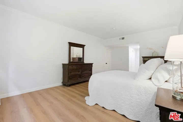 828 S Bedford Street 202, Los Angeles, California 90035