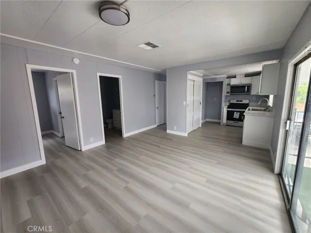 995 Pomona Rd#3, Corona, California 92882