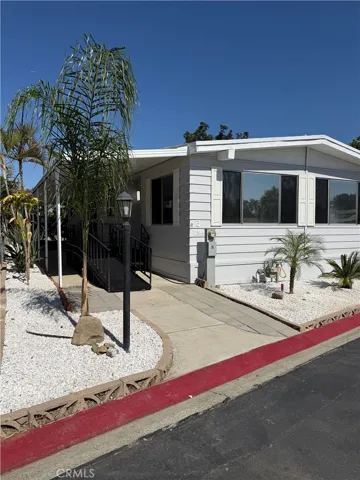 995 Pomona Rd#3, Corona, California 92882