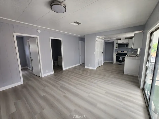 995 Pomona Rd#3, Corona, California 92882