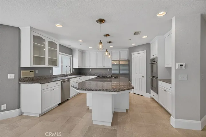 6220 Century Hill, Riverside, California 92506