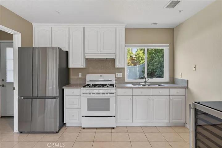 6220 Century Hill, Riverside, California 92506