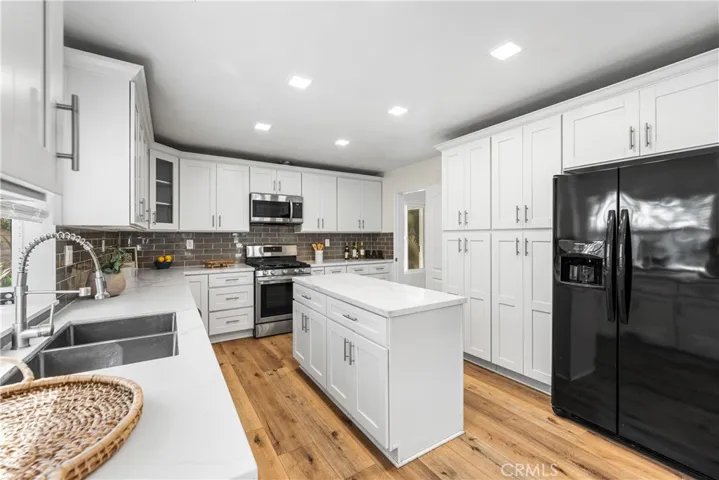 15660 Trollope Court, Moorpark, California 93021