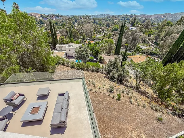 5134 Medina, Woodland Hills, California 91364