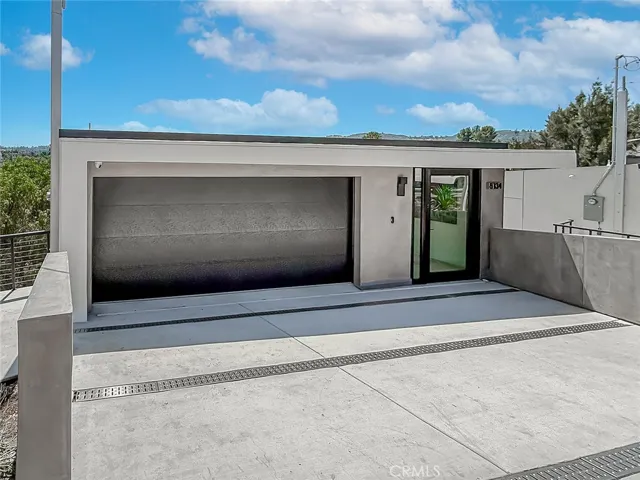 5134 Medina, Woodland Hills, California 91364