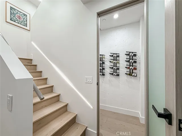 5134 Medina, Woodland Hills, California 91364