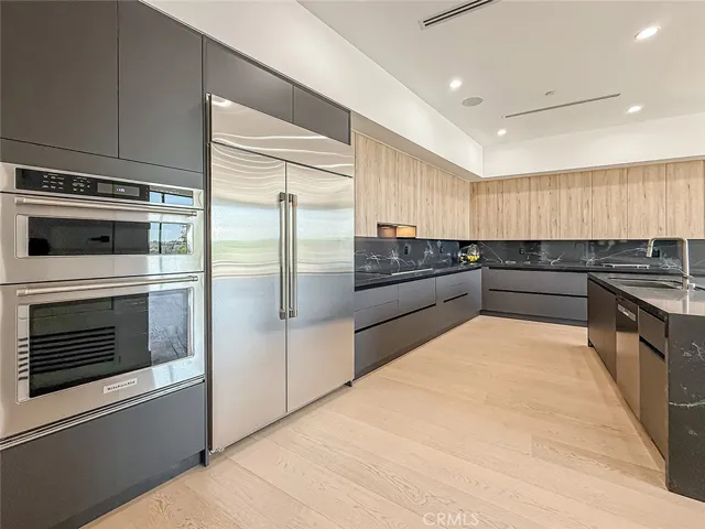 5134 Medina, Woodland Hills, California 91364