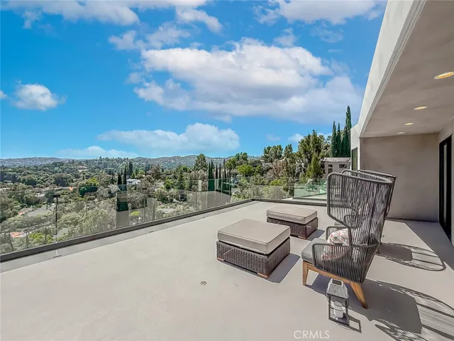 5134 Medina, Woodland Hills, California 91364