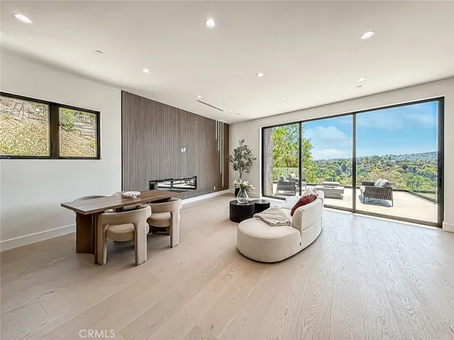 5134 Medina, Woodland Hills, California 91364