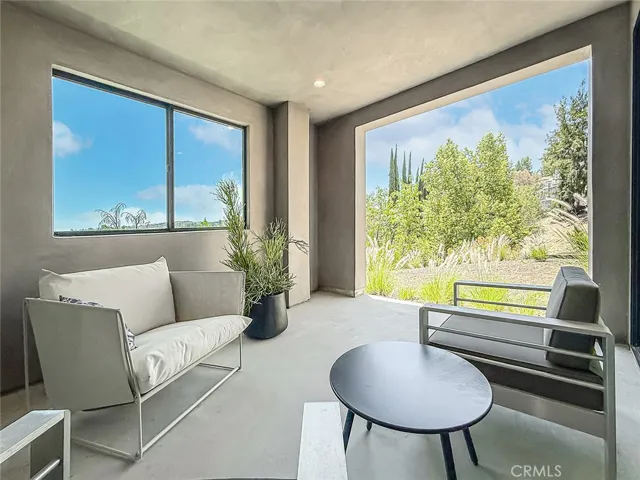 5134 Medina, Woodland Hills, California 91364