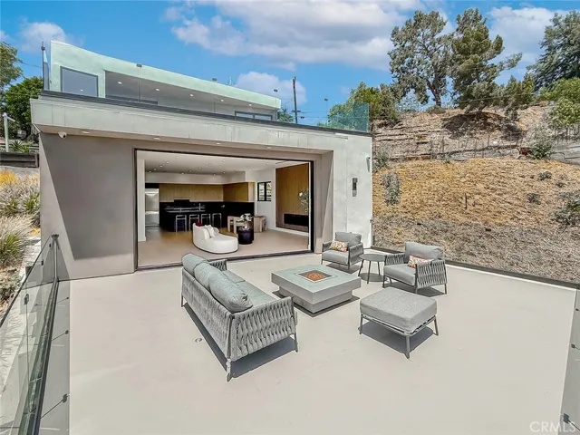 5134 Medina, Woodland Hills, California 91364