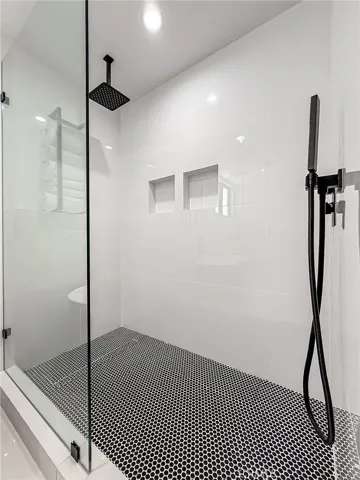 5134 Medina, Woodland Hills, California 91364