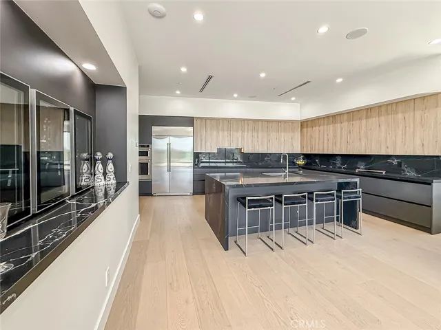 5134 Medina, Woodland Hills, California 91364