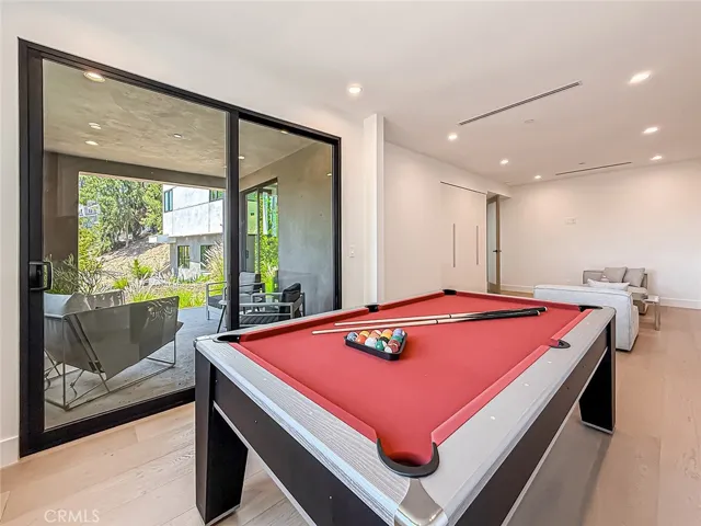 5134 Medina, Woodland Hills, California 91364