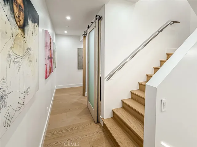 5134 Medina, Woodland Hills, California 91364