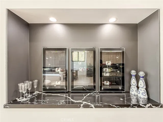 5134 Medina, Woodland Hills, California 91364