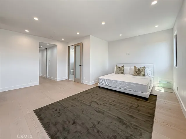 5134 Medina, Woodland Hills, California 91364