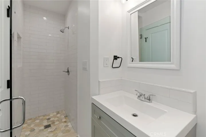 11414 Francis, Los Angeles, California 90066