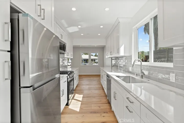 11414 Francis, Los Angeles, California 90066
