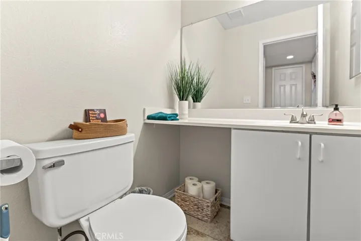 43481 30th W 2, Lancaster, California 93536