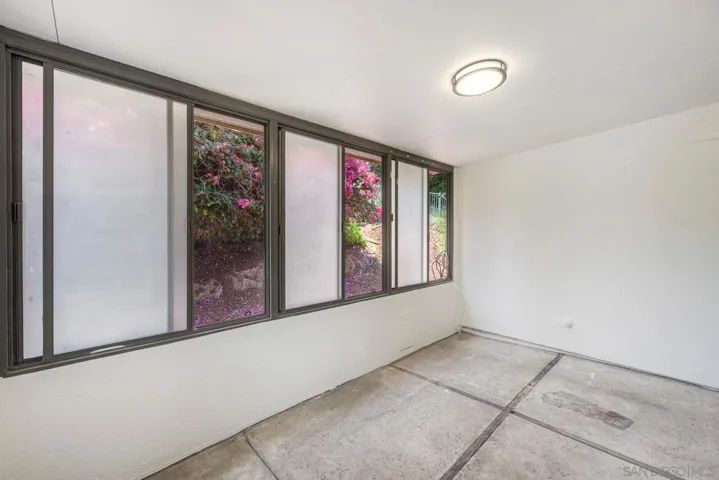 1122 Timberpond, El Cajon, California 92019
