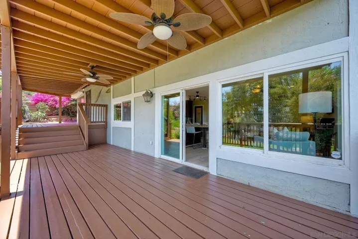 1122 Timberpond, El Cajon, California 92019