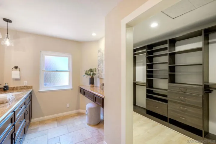 1122 Timberpond, El Cajon, California 92019