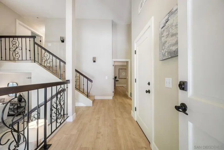 1122 Timberpond, El Cajon, California 92019