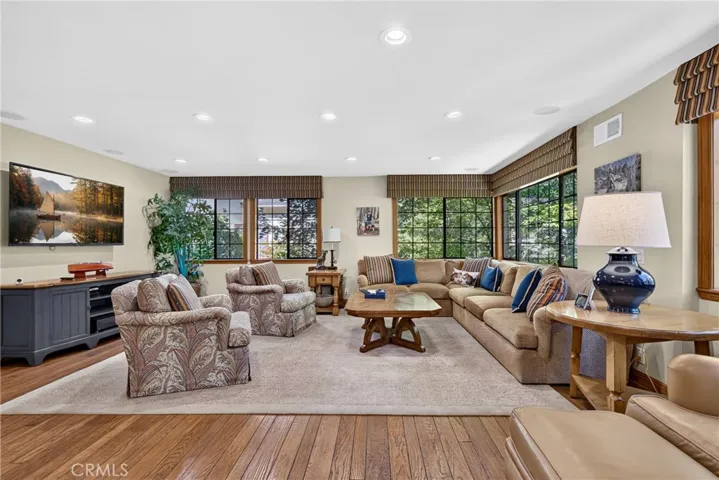 27547 Meadow Bay Drive, Lake Arrowhead, California 92352