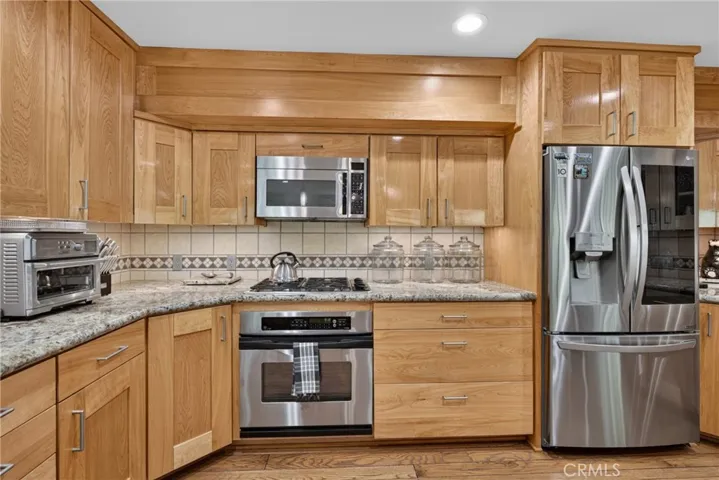 27547 Meadow Bay Drive, Lake Arrowhead, California 92352