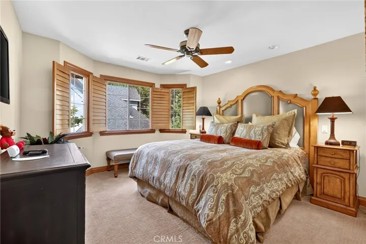 27547 Meadow Bay Drive, Lake Arrowhead, California 92352