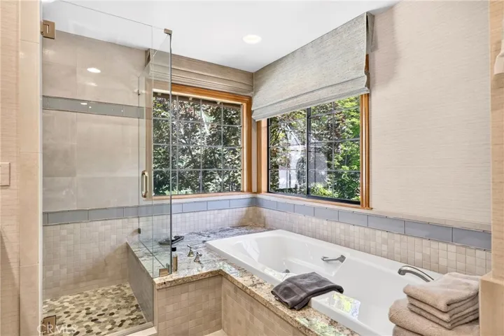 27547 Meadow Bay Drive, Lake Arrowhead, California 92352
