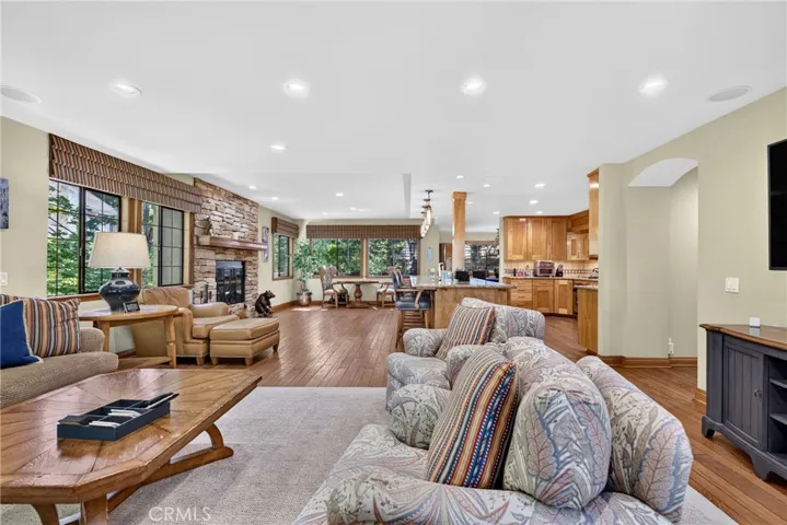 27547 Meadow Bay Drive, Lake Arrowhead, California 92352