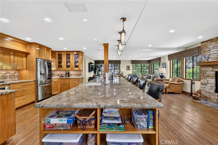 27547 Meadow Bay Drive, Lake Arrowhead, California 92352