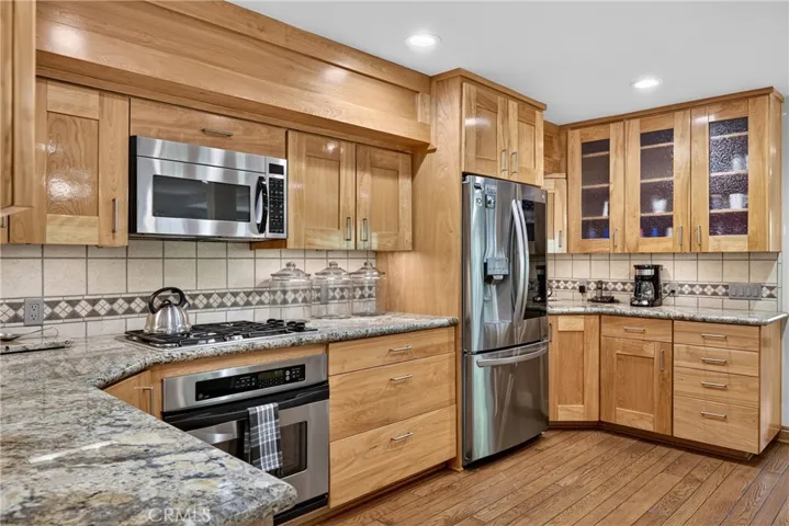 27547 Meadow Bay Drive, Lake Arrowhead, California 92352