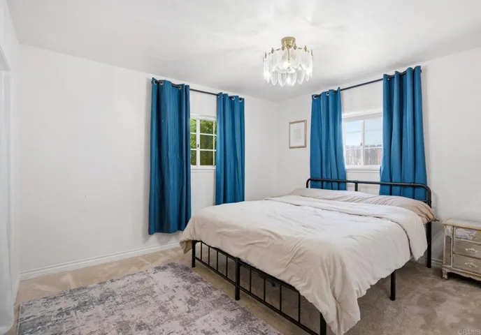 943 Park Hill Drive, Escondido, California 92025