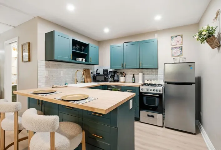 943 Park Hill Drive, Escondido, California 92025