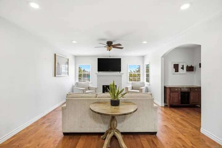 943 Park Hill Drive, Escondido, California 92025