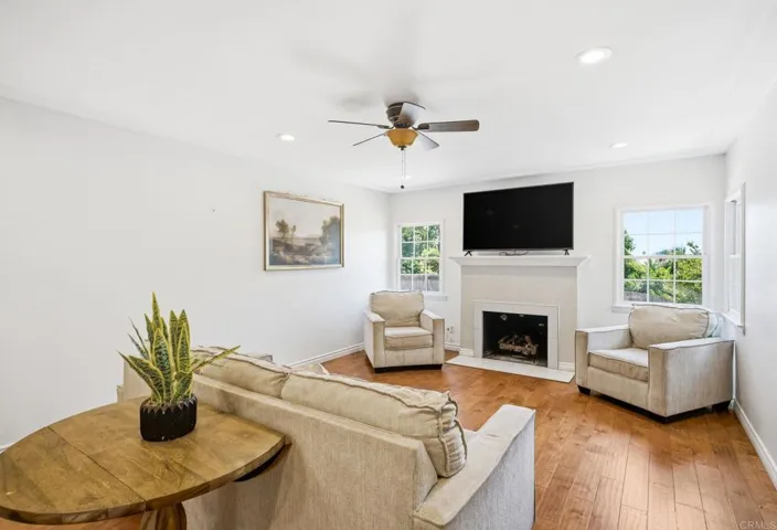 943 Park Hill Drive, Escondido, California 92025